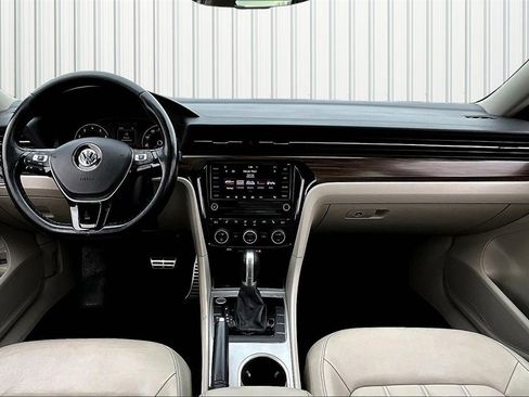 Used 2020 Volkswagen Passat 2.0T SEL image 7