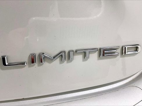 Used 2013 Toyota Avalon Limited FWD image 8