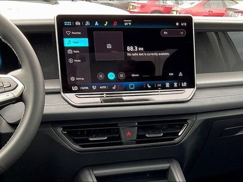 New 2025 Volkswagen Tiguan SE AWD/4WD image 9
