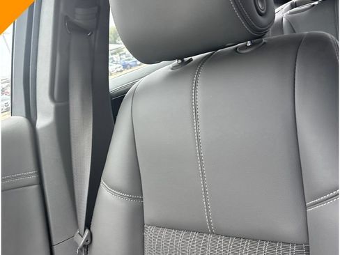 Used 2015 Chevrolet Impala LT FWD image 10