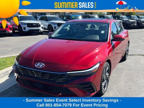 Used 2025 Hyundai Elantra Limited FWD image 2