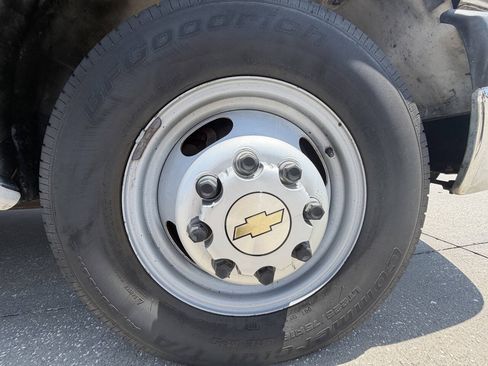 Used 2004 Chevrolet Express 3500 RWD image 8