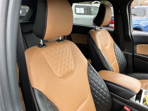 Used 2024 Ford Edge Titanium w/ Titanium Elite Package image 33