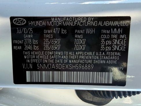 Used 2025 Hyundai Tucson SE FWD image 32