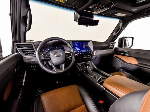 Used 2025 Lexus GX 550 image 24