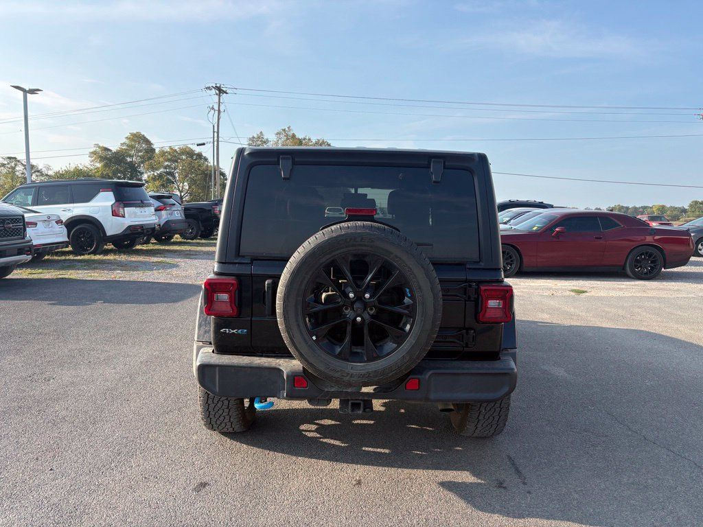 Used 2023 Jeep Wrangler Unlimited Sahara AWD/4WD image 5
