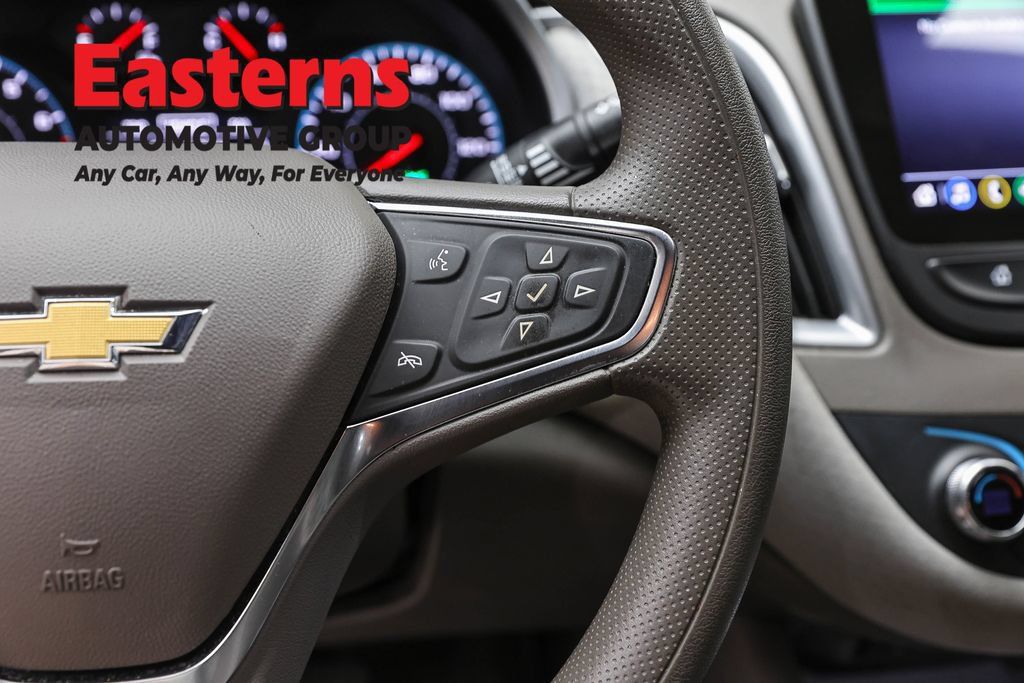 Used 2025 Chevrolet Malibu LT FWD image 16