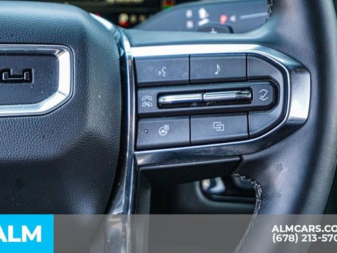 Used 2025 GMC Yukon XL Denali RWD image 32