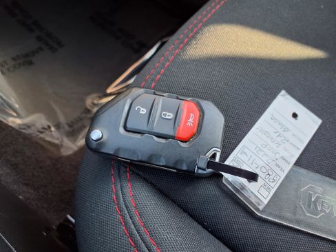 Used 2021 Jeep Wrangler Rubicon image 13