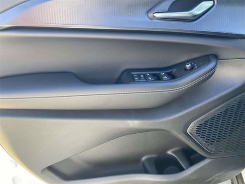 New 2025 Jeep Grand Cherokee Laredo image 38