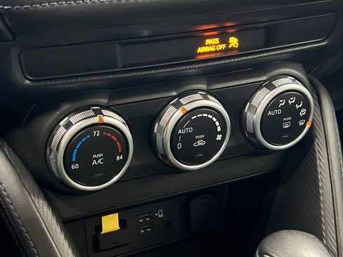 Used 2020 Toyota Yaris XLE image 19