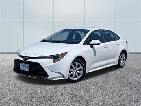 Used 2023 Toyota Corolla LE FWD image 1
