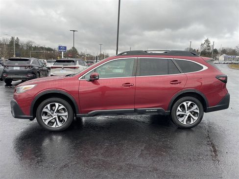 Certified 2022 Subaru Outback Limited image 3