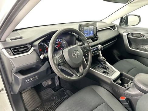 Used 2020 Toyota RAV4 LE AWD/4WD image 10