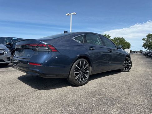 Used 2023 Honda Accord Touring image 11