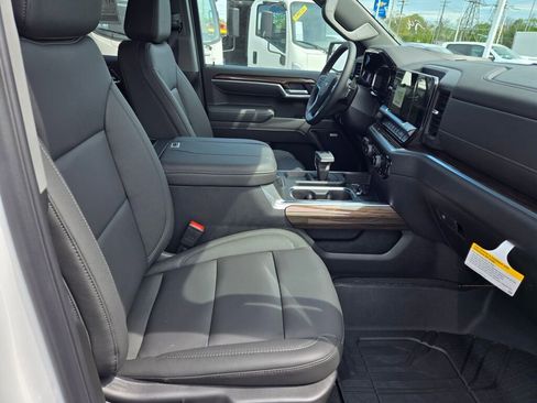 New 2026 Chevrolet Silverado 1500 RST w/ Dark Appearance Package AWD/4WD image 4