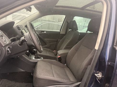 Used 2012 Volkswagen Tiguan S image 12