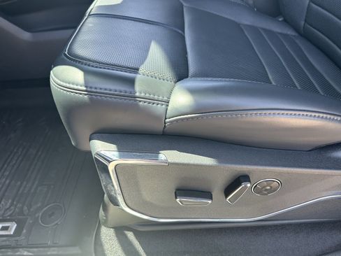 Used 2025 Ford F150 Platinum w/ Equipment Group 702A High AWD/4WD image 11