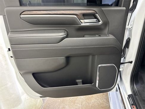 Used 2024 GMC Sierra 2500 SLT w/ SLT Premium Package image 24