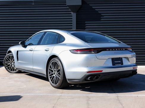 Certified 2022 Porsche Panamera 4 image 3