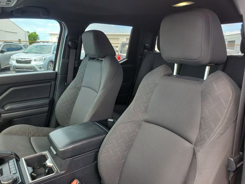 Used 2024 Toyota Tacoma SR5 AWD/4WD image 19