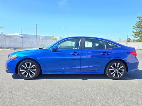 Used 2023 Honda Civic EX image 3
