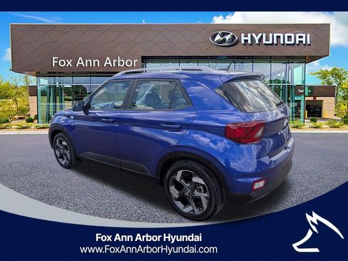 Certified 2023 Hyundai Venue Limited FWD image 3