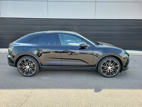 New 2026 Porsche Macan Electric image 8
