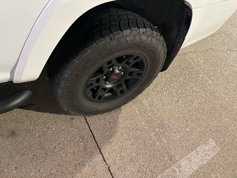 Used 2023 Toyota 4Runner SR5 Premium w/ Moonroof Package image 9