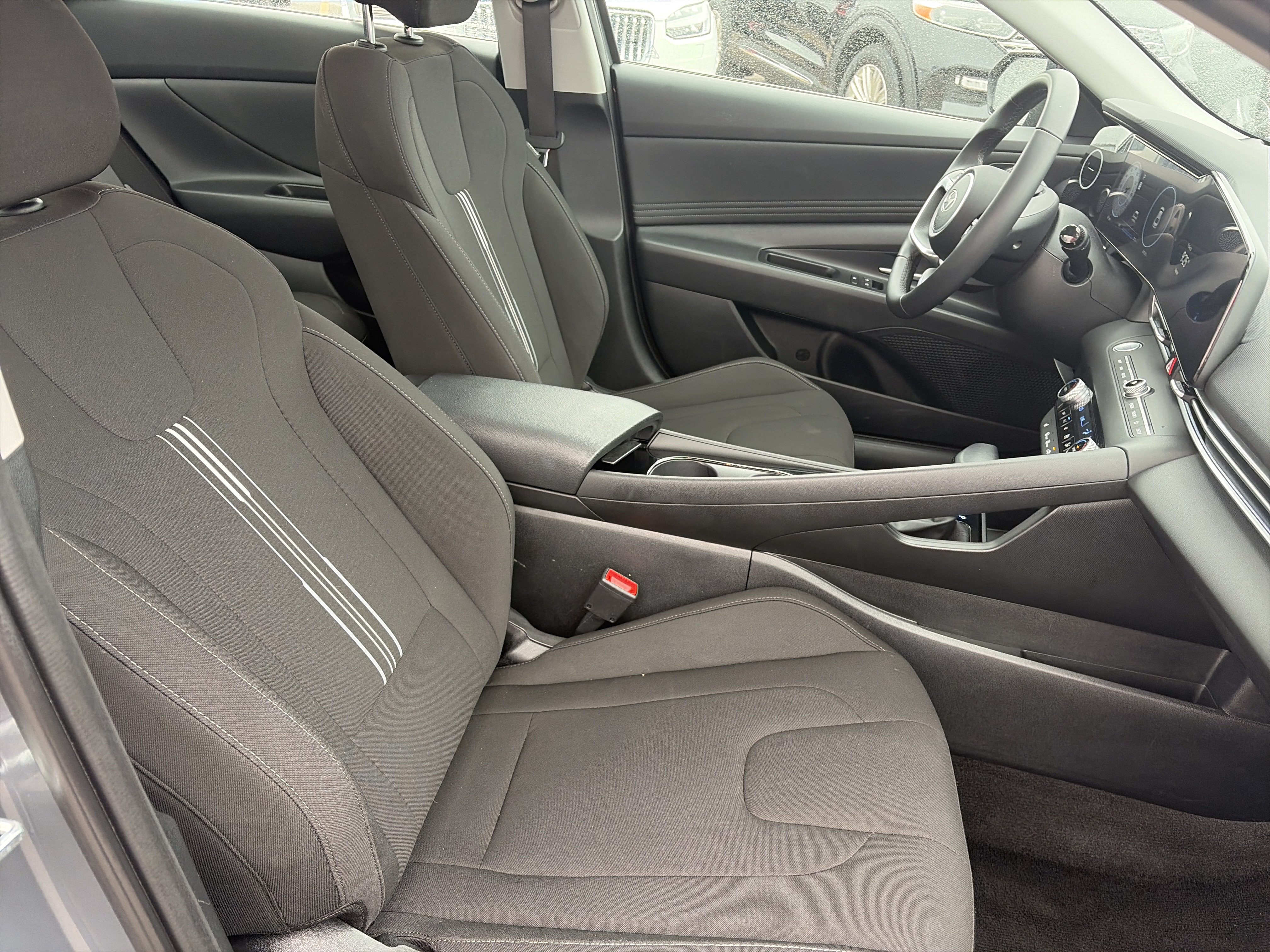 Used 2025 Hyundai Elantra SEL FWD image 11