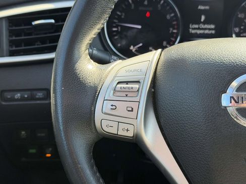 Used 2016 Nissan Rogue SL w/ SL Premium Package image 9