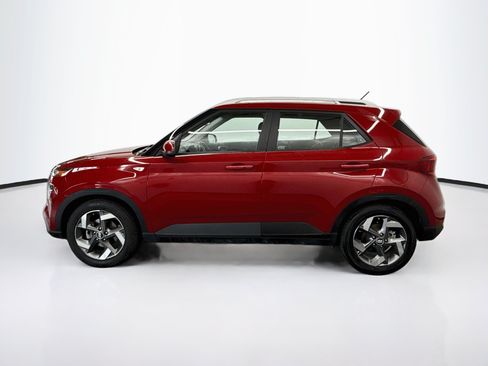 Used 2025 Hyundai Venue SEL FWD image 4