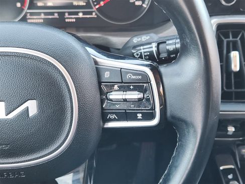 Used 2022 Kia Sorento EX w/ Panoramic Sunroof Package image 28