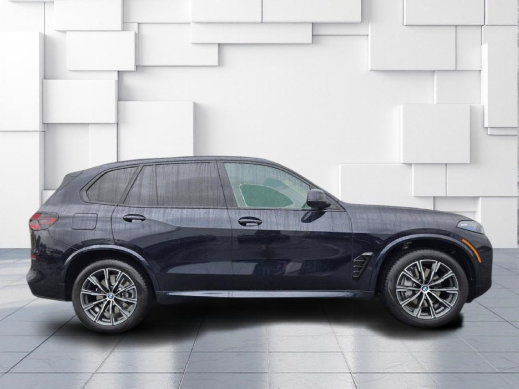Used 2026 BMW X5 xDrive50e w/ M Sport Package AWD/4WD image 4