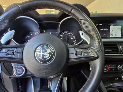Used 2022 Alfa Romeo Stelvio Veloce AWD/4WD image 24