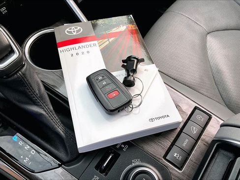 Used 2020 Toyota Highlander Limited AWD/4WD image 15