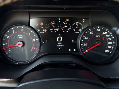 Used 2017 Chevrolet Camaro SS RWD image 9
