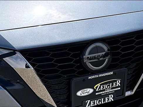 Used 2023 Nissan Sentra SR w/ Electronics Package FWD image 29