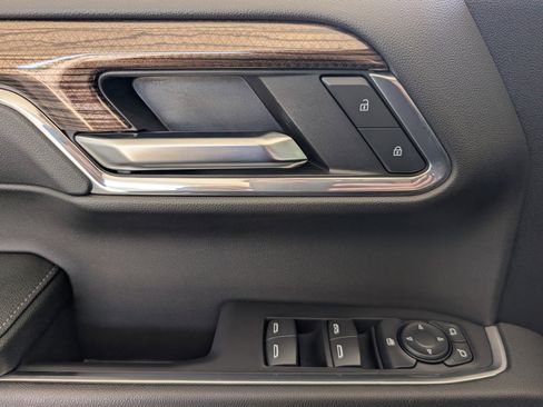 Used 2024 Chevrolet Silverado 1500 LT image 15