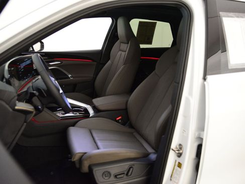 New 2025 Audi Q5 Premium Plus image 4