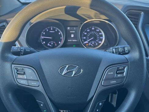 Used 2017 Hyundai Santa Fe SE w/ Cargo Package image 20