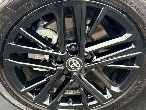 Used 2025 Toyota Camry SE image 9