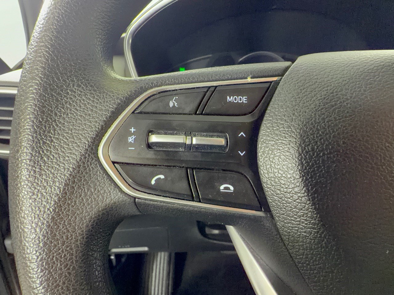 Used 2019 Hyundai Santa Fe SEL FWD image 16