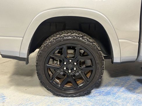 Used 2020 RAM 1500 Laramie AWD/4WD image 33