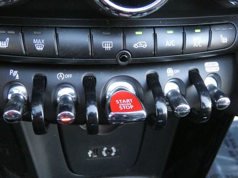 Used 2018 MINI Cooper S image 48