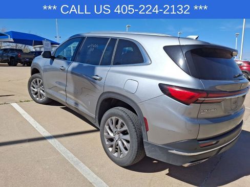 Used 2025 Buick Enclave Preferred image 20