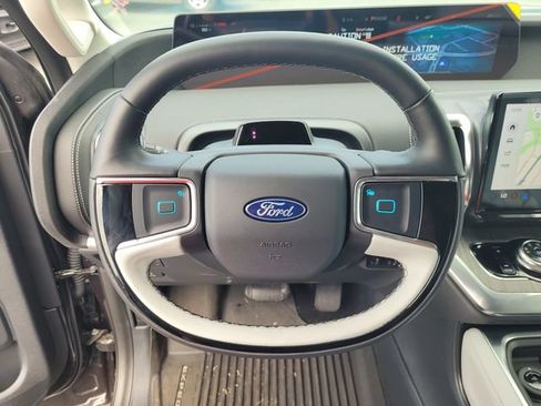 New 2025 Ford Expedition Max Platinum w/ Platinum Ultimate Package AWD/4WD image 9