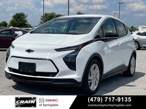 Used 2023 Chevrolet Bolt LT FWD image 3