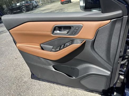 New 2026 Nissan Rogue Platinum image 26