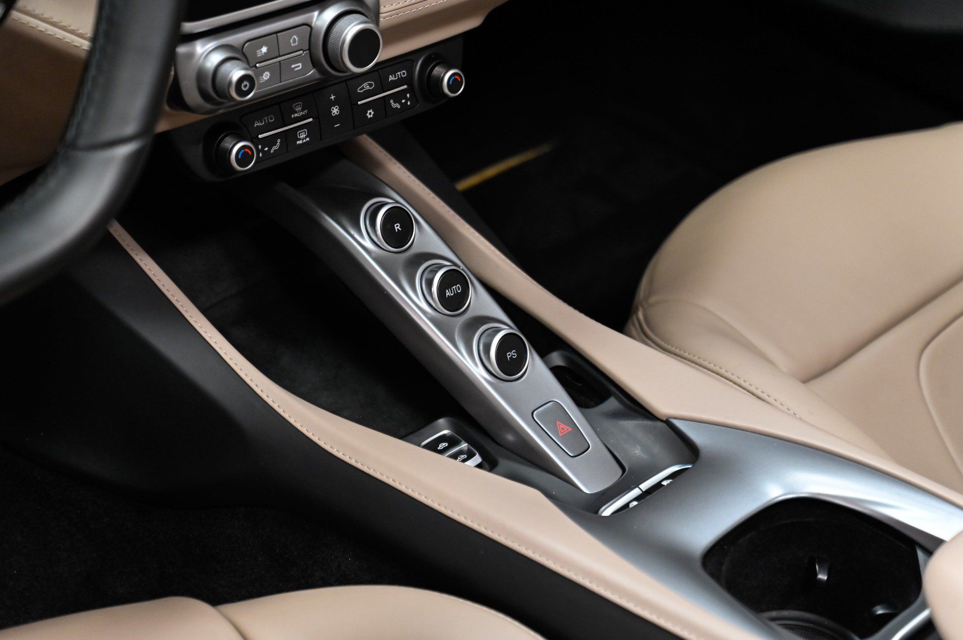 Used 2019 Ferrari Portofino RWD image 11